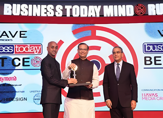 Jayadev Galla, VC & MD, Amara Raja Batteries Ltd received Business Today Best CEO 2015 (auto ancillary)